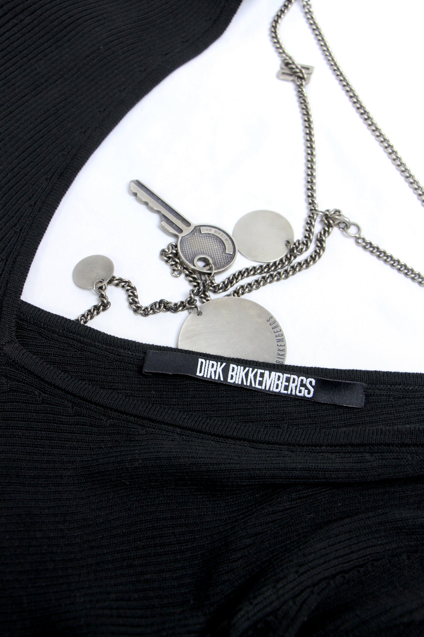 DIRK BIKKEMBERGS RIBBED TOP WITH CHAIN - S/S 2004