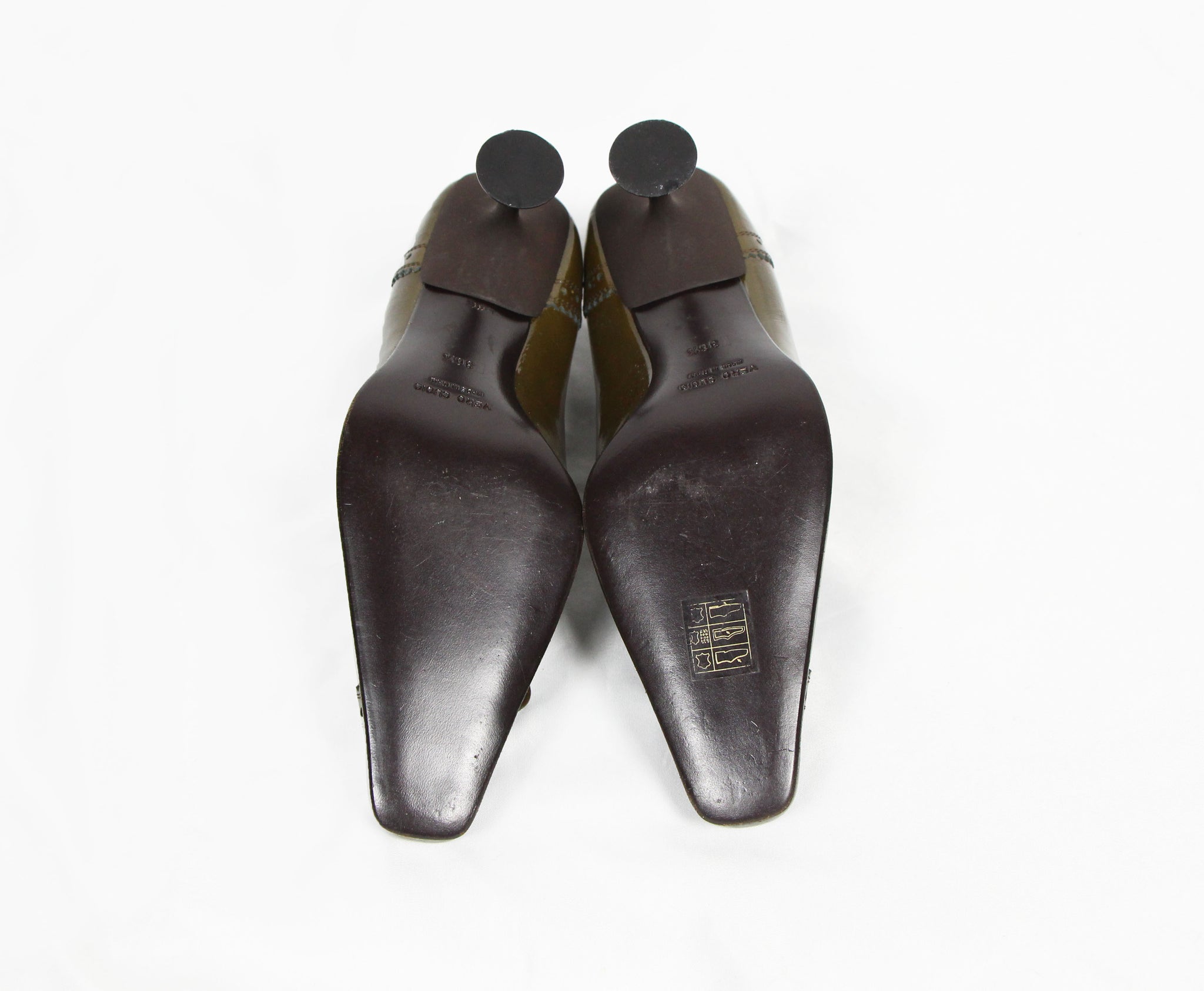 MIU MIU PATENT LEATHER KAKI SHOES - F/W 1999 – nymfavintage
